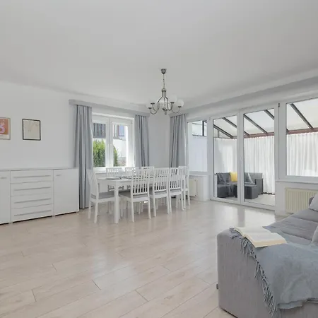 Willa Janiska - By Jantar Apartamenty Kolobrzeg Holiday home